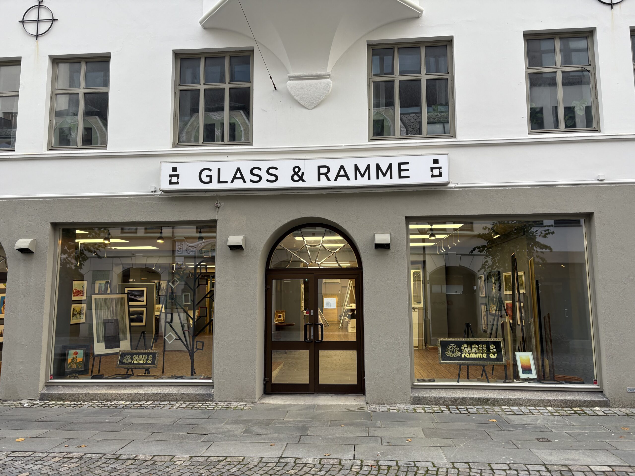 Glass og Ramme