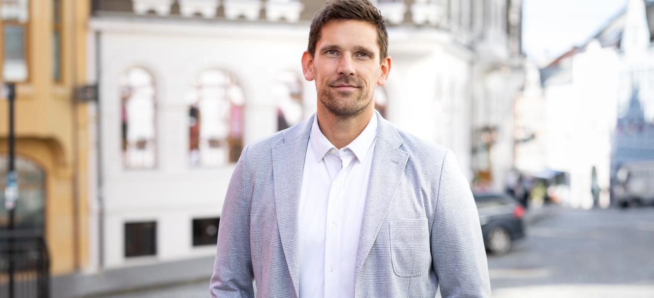 f4df6027a1e5db9bc91c76c015c14efb1dcdf40c-8192x5464